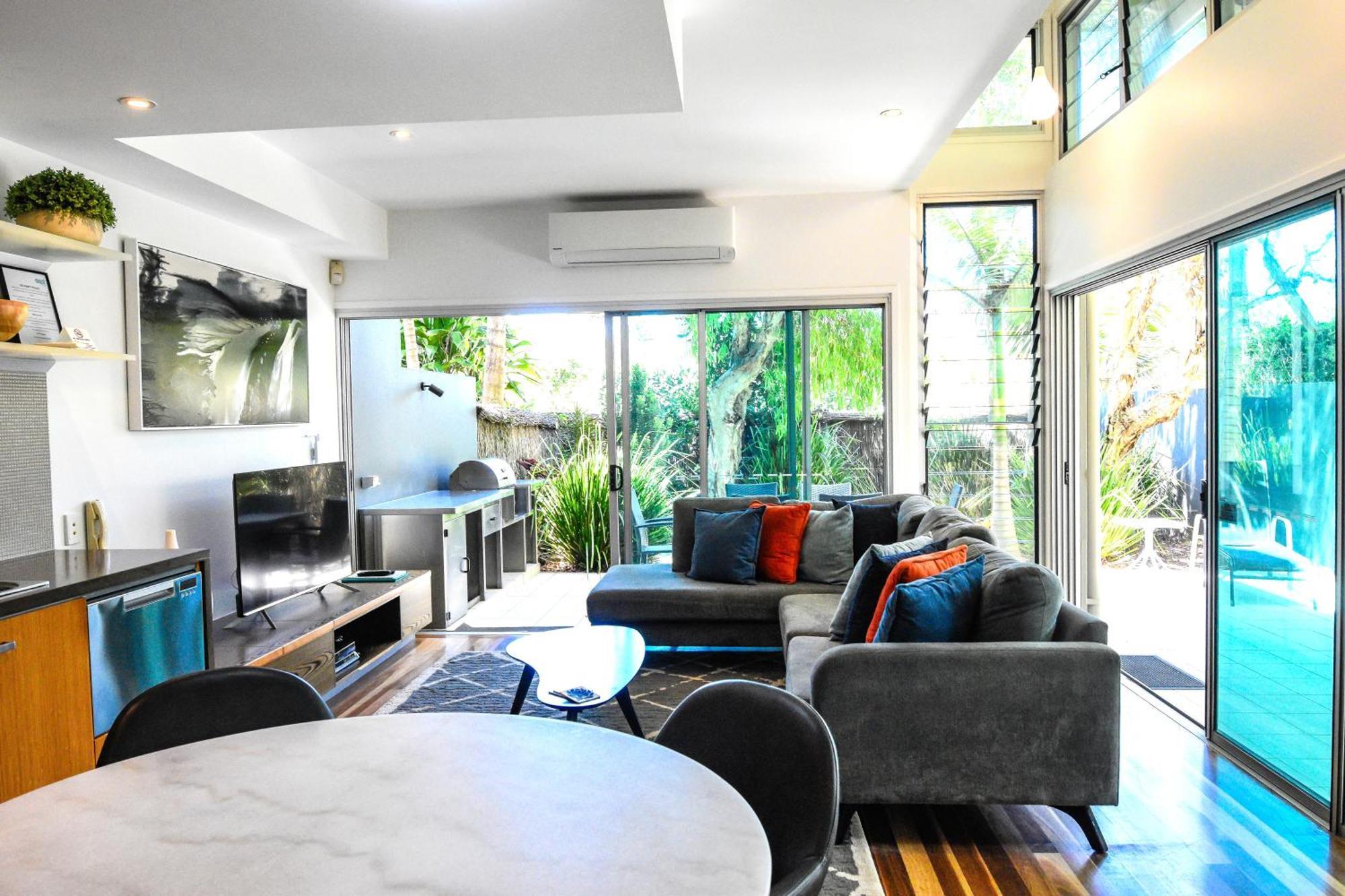 East On Byron Hotel Byron Bay Exterior photo