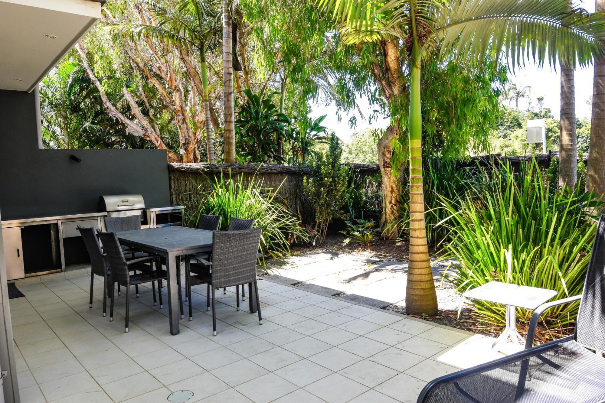 East On Byron Hotel Byron Bay Exterior photo